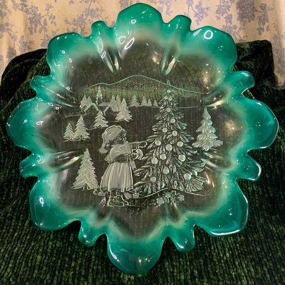 VTG Mikasa Spruce Green Ruffled Edge Frosted Glass Christmas Story 13" Platter - Picture 1 of 13